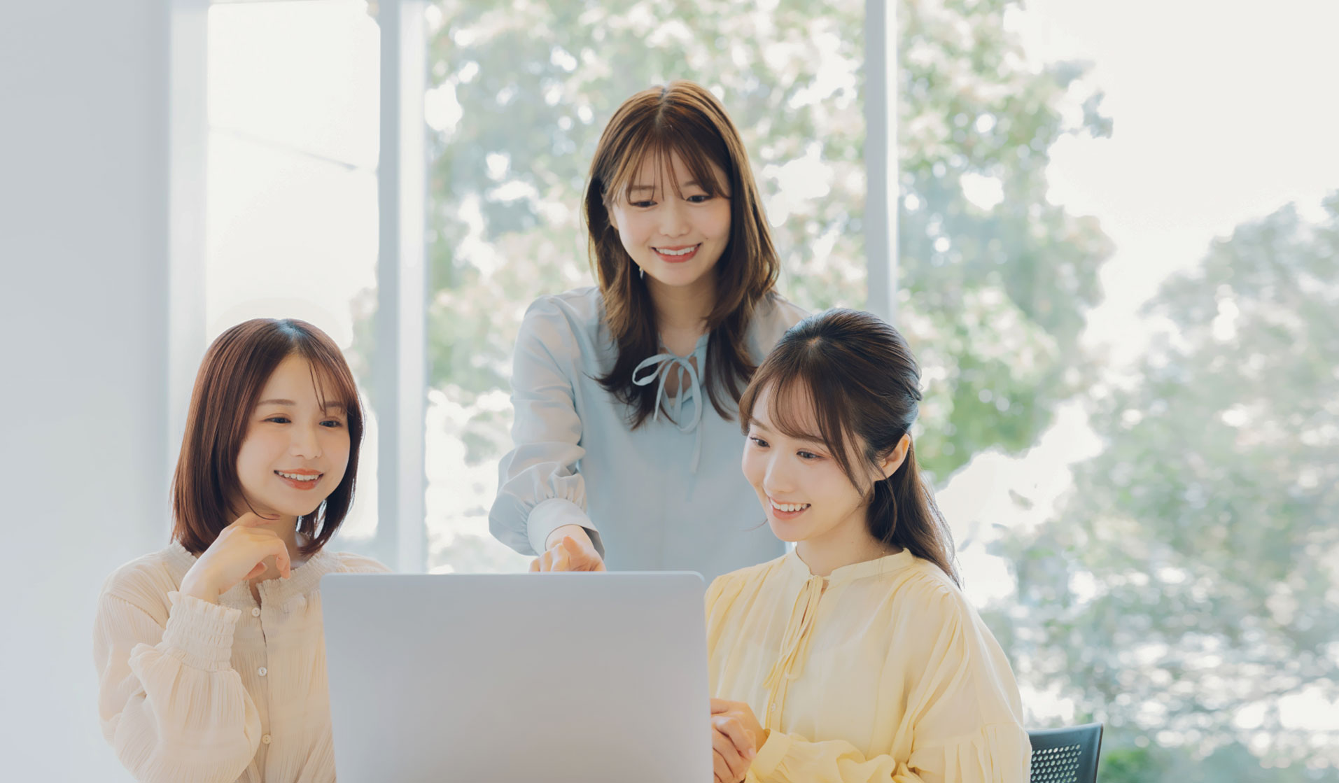スタッフによる相談の様子